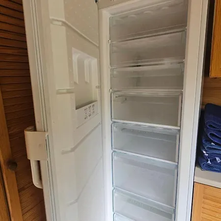 Moekki Ison Vesistoen Rannalla