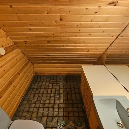 Moekki Ison Vesistoen Rannalla Apartmán *