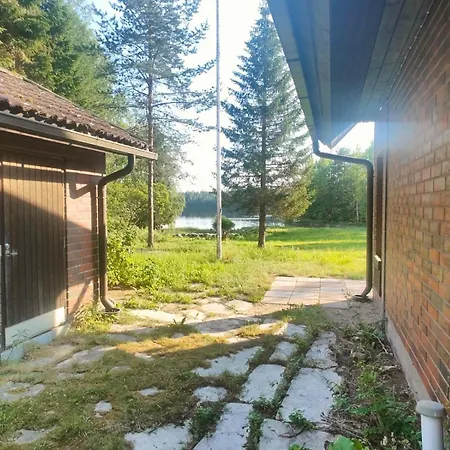 Moekki Ison Vesistoen Rannalla Kuopio